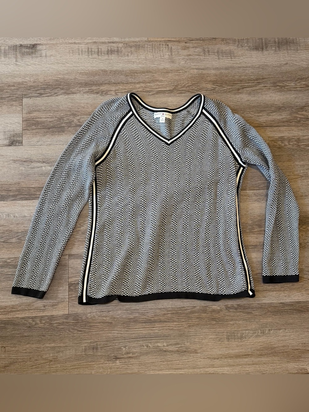 Tommy Hilfiger Woman Black & White V-Neck Knit Sweater 100% Cotton Size 1X